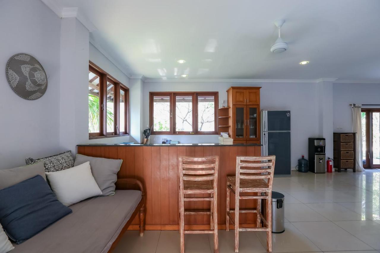 3 Bedroom Private House Гили Траванган Экстерьер фото