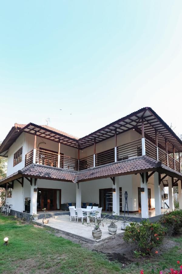 3 Bedroom Private House Гили Траванган Экстерьер фото