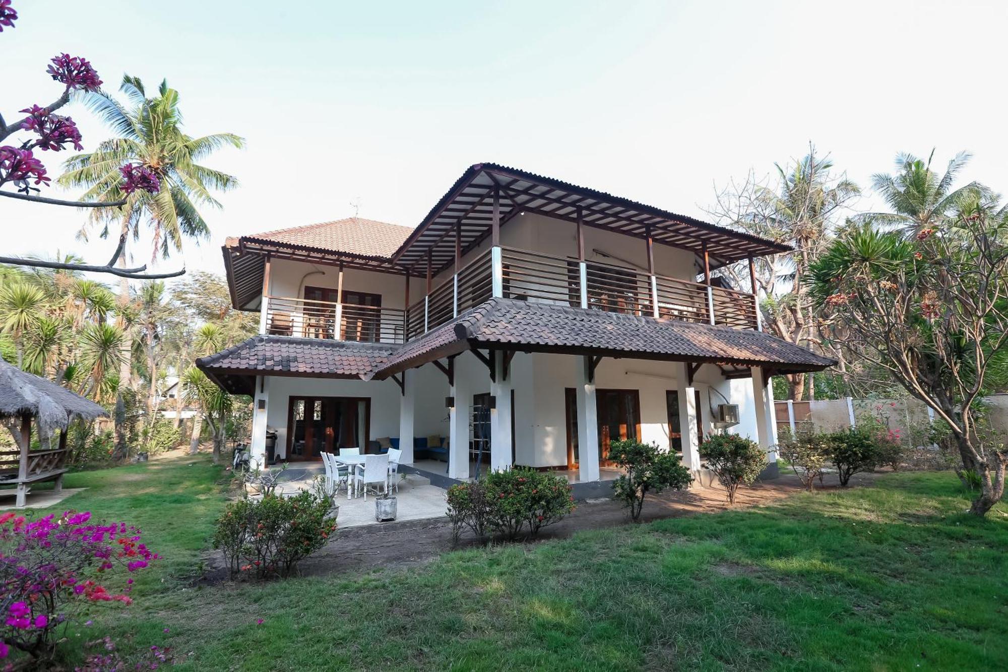3 Bedroom Private House Гили Траванган Экстерьер фото